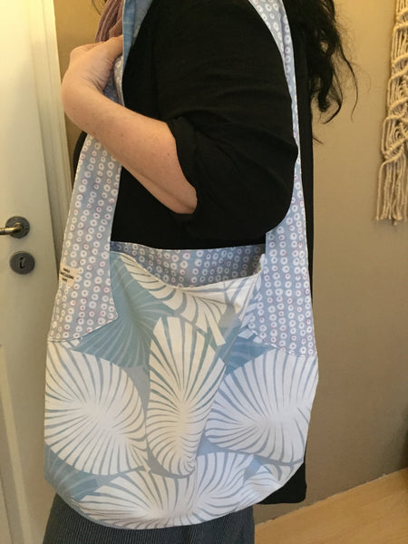 HALEIWA BOHO TASCHE - Palm Leafs and Puka Muscheln