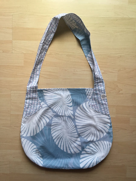 HALEIWA BOHO TASCHE - Palm Leafs and Puka Muscheln