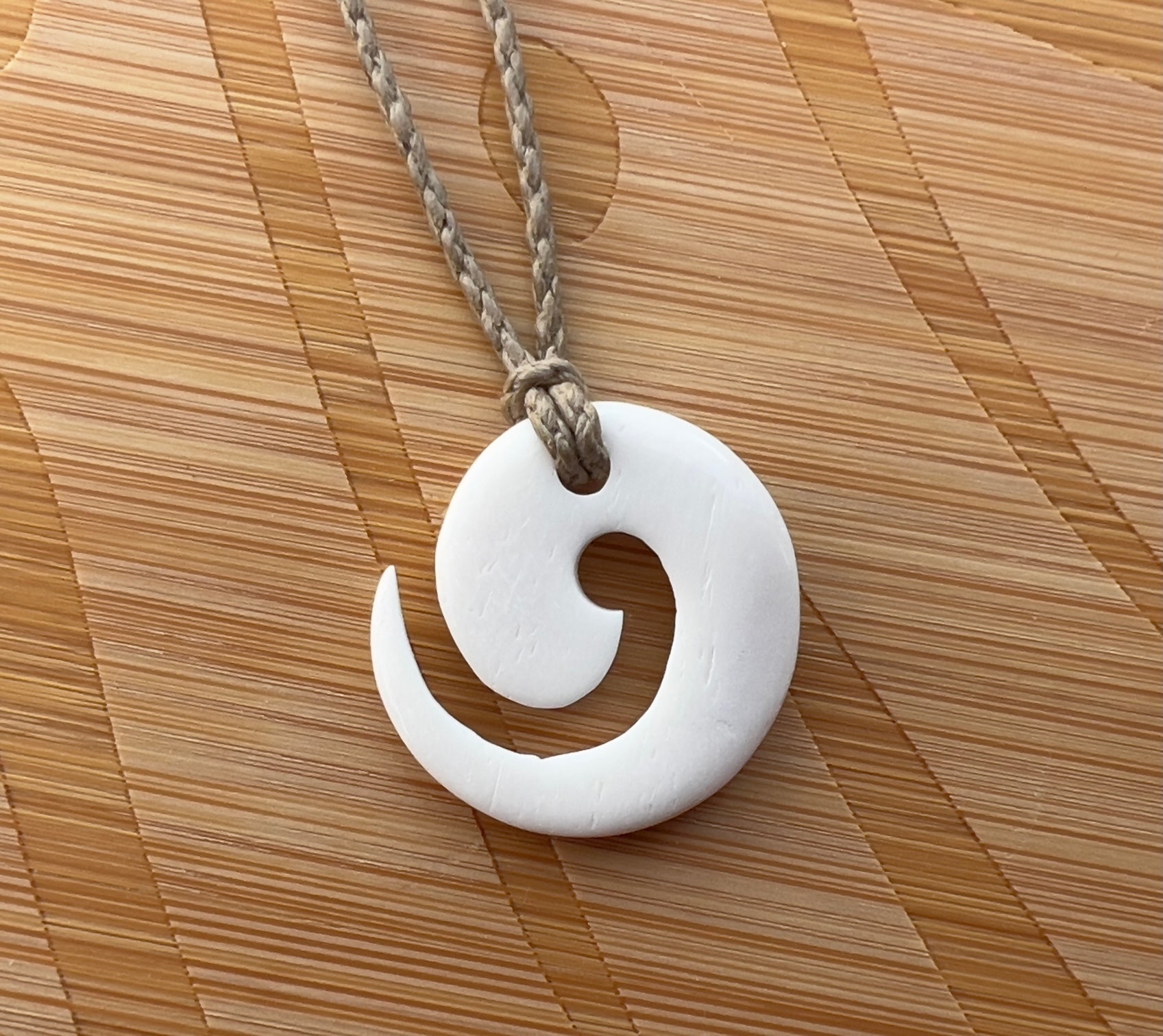 white Swirl Necklace